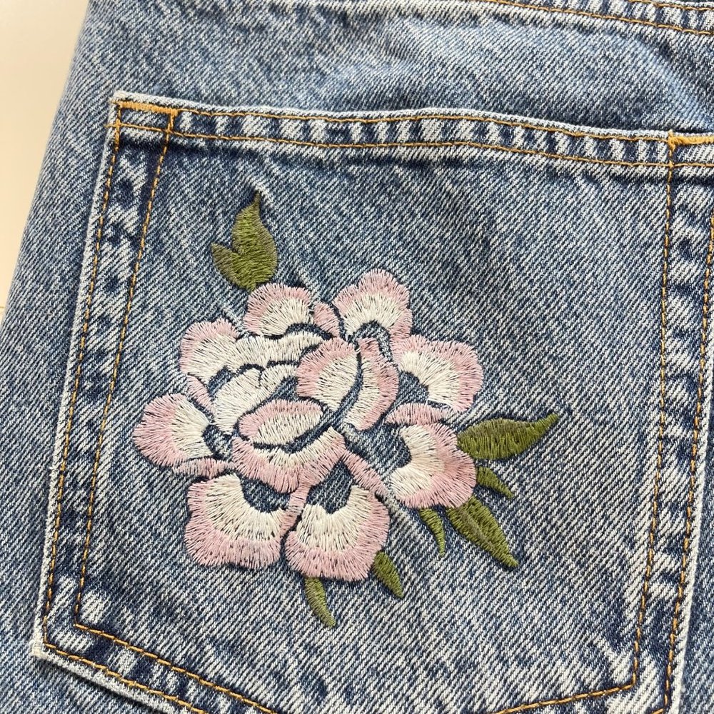Reformation Charlie High Rise Floral Fauna Embroidery Jean Short Size 30 NWOT - Picture 5 of 14